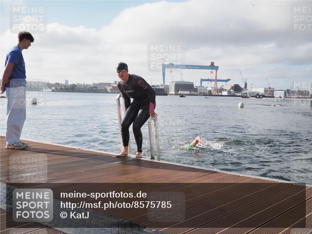 17.08.2025 - KN Förde Triathlon 2025 KatJ http://msf.ph/oto/8575785 17.08.2025 09:07:59 Schwimmen 106, 252, 106, 252 meine-sportfotos.de