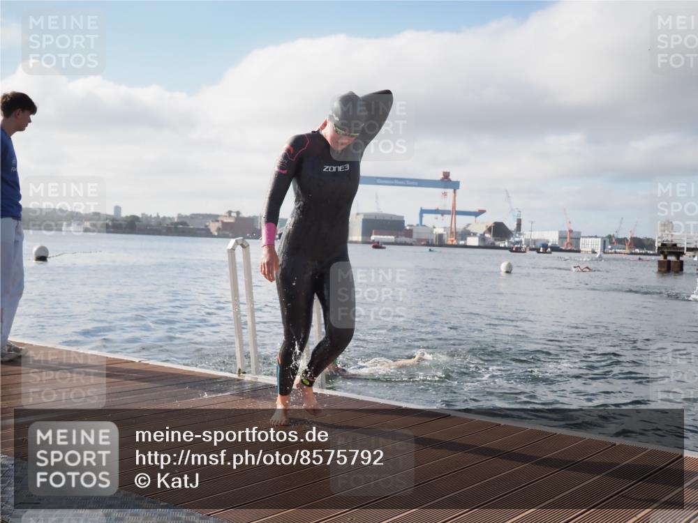 17.08.2025 - KN Förde Triathlon 2025 KatJ http://msf.ph/oto/8575792 17.08.2025 09:08:00 Schwimmen 106, 252, 106, 252 meine-sportfotos.de