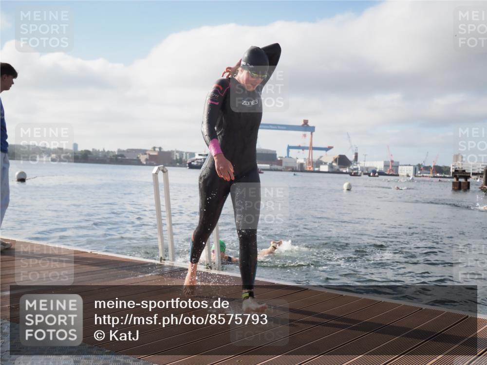 17.08.2025 - KN Förde Triathlon 2025 KatJ http://msf.ph/oto/8575793 17.08.2025 09:08:00 Schwimmen 106, 252, 106, 252 meine-sportfotos.de