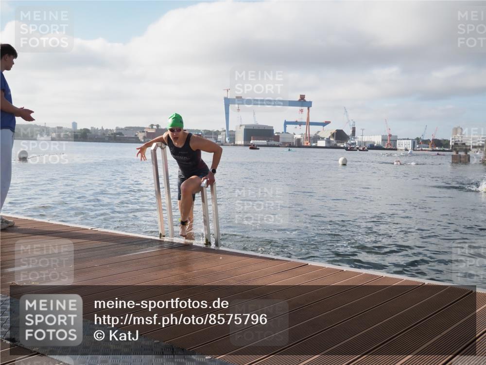 17.08.2025 - KN Förde Triathlon 2025 KatJ http://msf.ph/oto/8575796 17.08.2025 09:08:04 Schwimmen 106, 252, 106, 252 meine-sportfotos.de