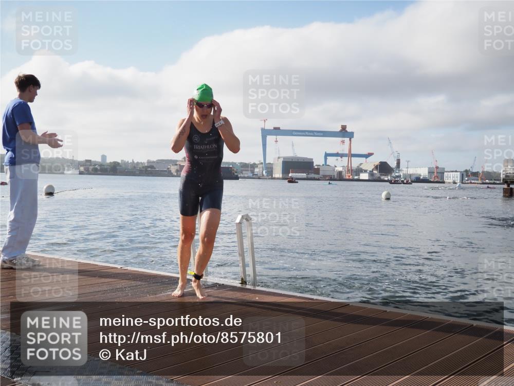 17.08.2025 - KN Förde Triathlon 2025 KatJ http://msf.ph/oto/8575801 17.08.2025 09:08:05 Schwimmen 106, 252, 106, 252 meine-sportfotos.de