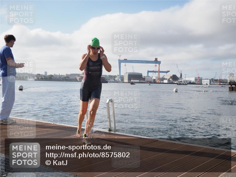17.08.2025 - KN Förde Triathlon 2025 KatJ http://msf.ph/oto/8575802 17.08.2025 09:08:05 Schwimmen 106, 252, 106, 252 meine-sportfotos.de