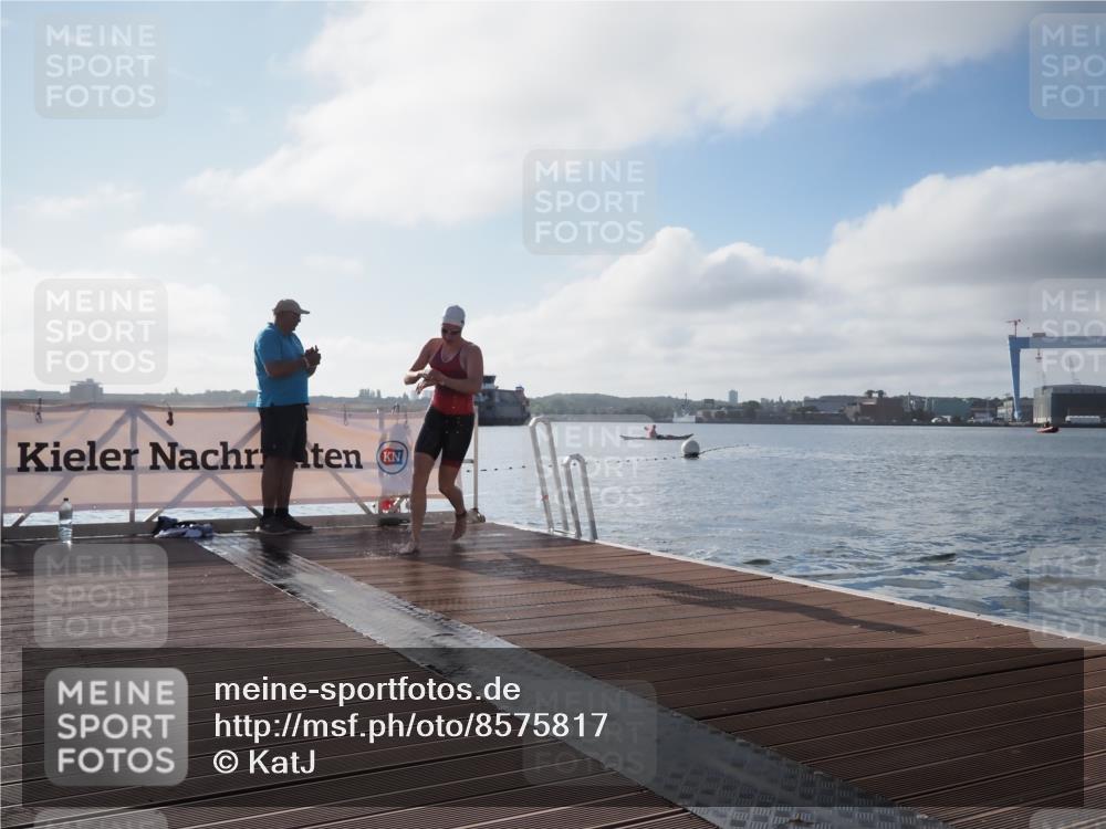 17.08.2025 - KN Förde Triathlon 2025 KatJ http://msf.ph/oto/8575817 17.08.2025 09:08:50 Schwimmen 101, 107, 101, 107 meine-sportfotos.de