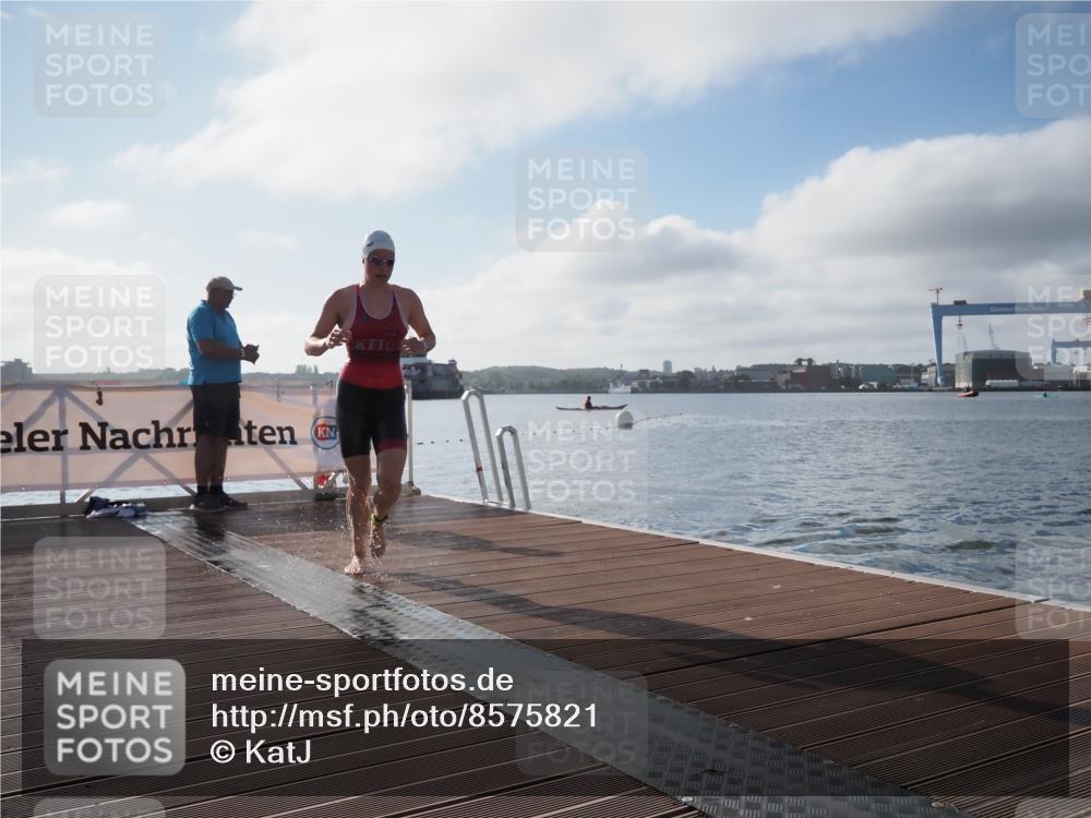 17.08.2025 - KN Förde Triathlon 2025 KatJ http://msf.ph/oto/8575821 17.08.2025 09:08:51 Schwimmen 101, 107, 101, 107 meine-sportfotos.de