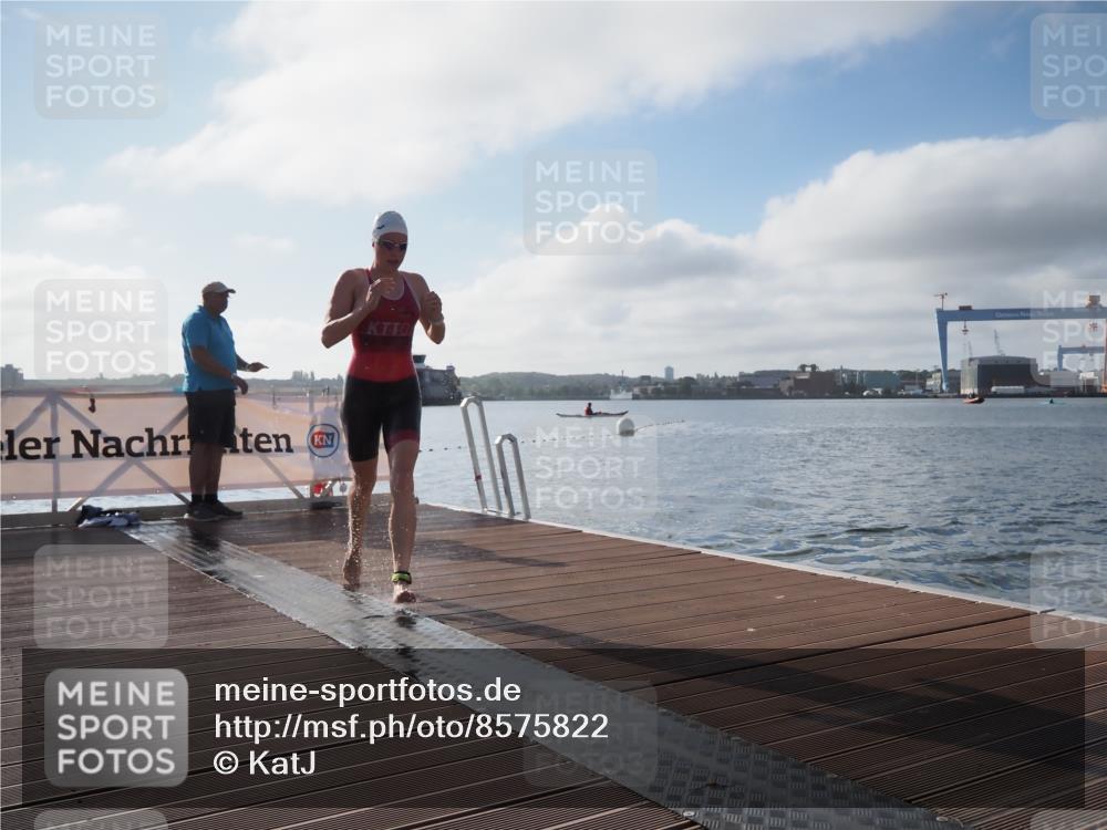 17.08.2025 - KN Förde Triathlon 2025 KatJ http://msf.ph/oto/8575822 17.08.2025 09:08:51 Schwimmen 101, 107, 101, 107 meine-sportfotos.de