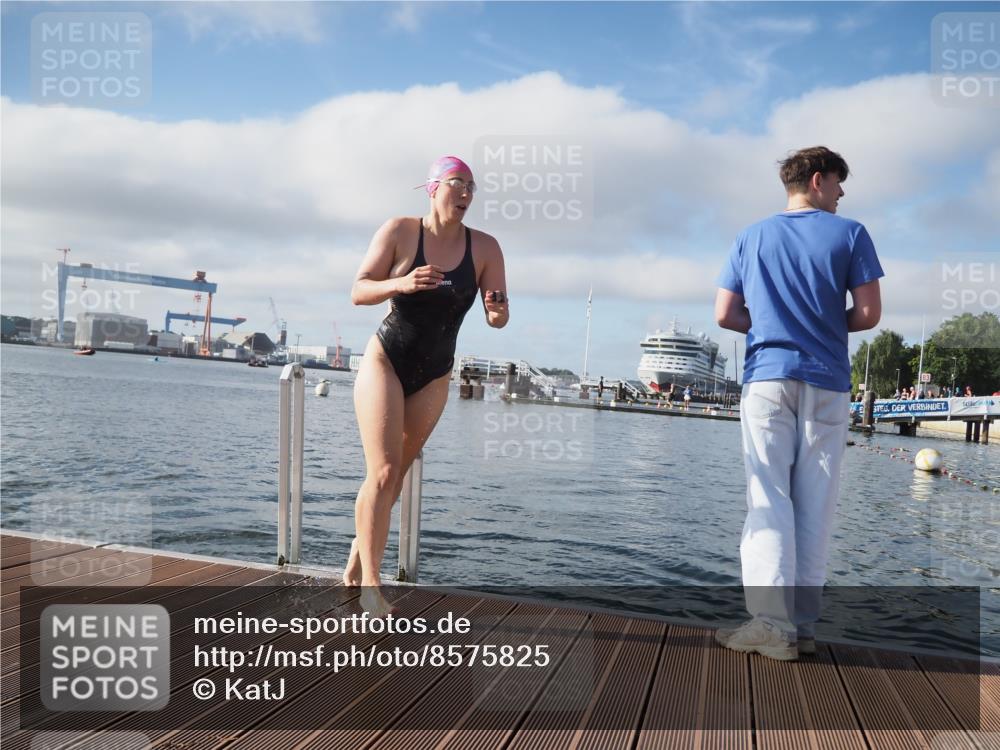 17.08.2025 - KN Förde Triathlon 2025 KatJ http://msf.ph/oto/8575825 17.08.2025 09:08:53 Schwimmen 101, 107, 101, 107 meine-sportfotos.de