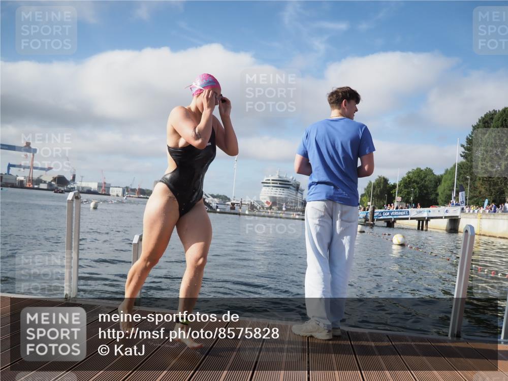 17.08.2025 - KN Förde Triathlon 2025 KatJ http://msf.ph/oto/8575828 17.08.2025 09:08:53 Schwimmen 101, 107, 101, 107 meine-sportfotos.de