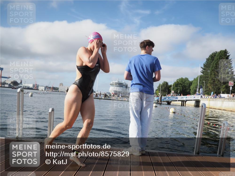 17.08.2025 - KN Förde Triathlon 2025 KatJ http://msf.ph/oto/8575829 17.08.2025 09:08:54 Schwimmen 101, 107, 101, 107 meine-sportfotos.de
