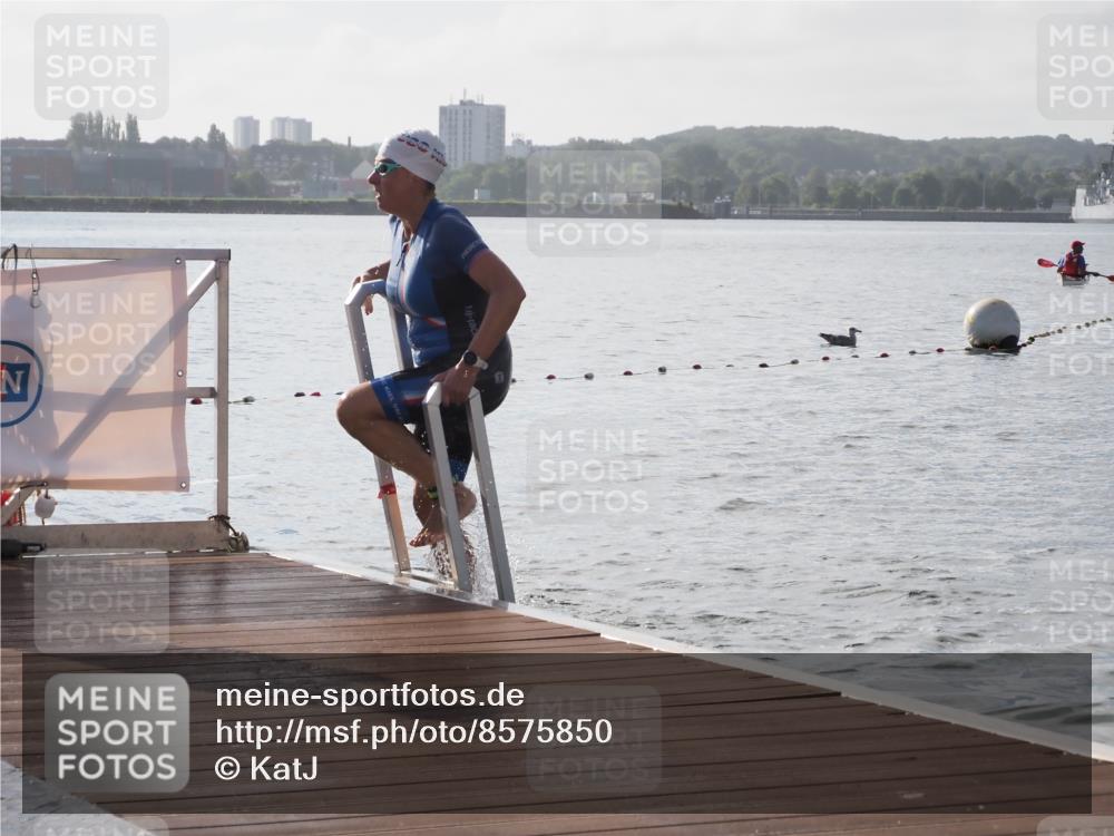 17.08.2025 - KN Förde Triathlon 2025 KatJ http://msf.ph/oto/8575850 17.08.2025 09:09:57 Schwimmen 102, 108, 110, 108, 110 meine-sportfotos.de