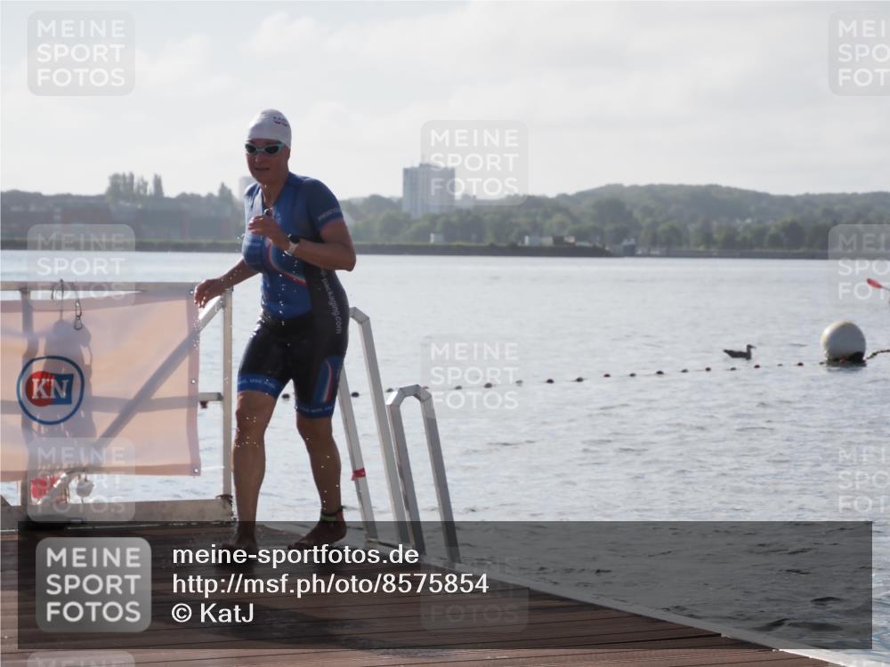 17.08.2025 - KN Förde Triathlon 2025 KatJ http://msf.ph/oto/8575854 17.08.2025 09:09:58 Schwimmen 102, 108, 110, 108, 110 meine-sportfotos.de