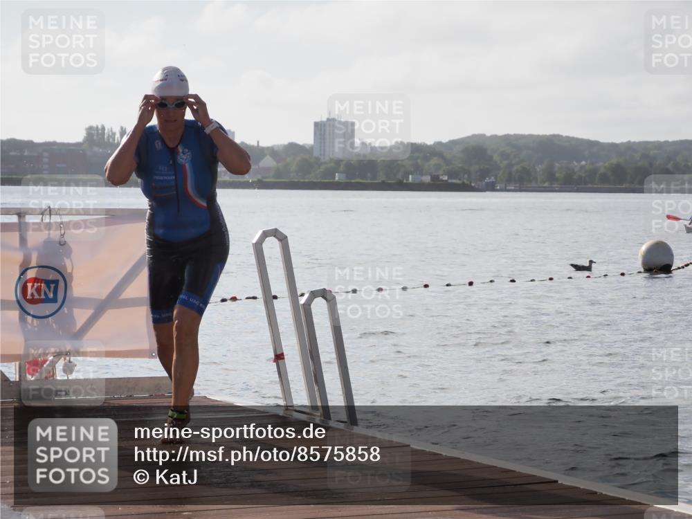 17.08.2025 - KN Förde Triathlon 2025 KatJ http://msf.ph/oto/8575858 17.08.2025 09:09:58 Schwimmen 102, 108, 110, 108, 110 meine-sportfotos.de