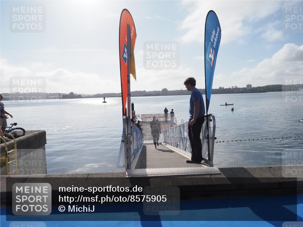 17.08.2025 - KN Förde Triathlon 2025 MichiJ http://msf.ph/oto/8575905 17.08.2025 09:07:42 Schwimmen 103, 104, 103, 104 meine-sportfotos.de