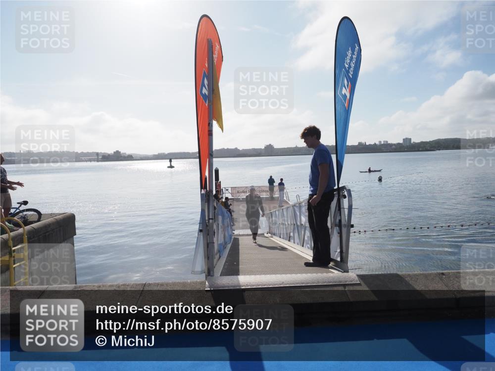 17.08.2025 - KN Förde Triathlon 2025 MichiJ http://msf.ph/oto/8575907 17.08.2025 09:07:42 Schwimmen 103, 104, 103, 104 meine-sportfotos.de
