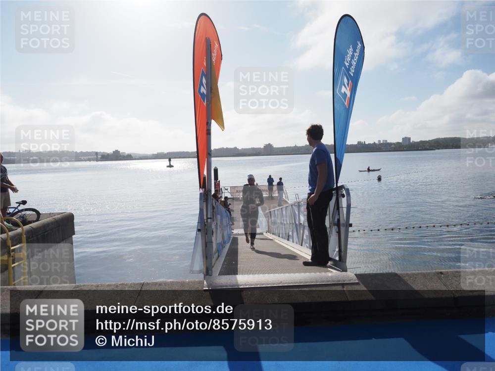 17.08.2025 - KN Förde Triathlon 2025 MichiJ http://msf.ph/oto/8575913 17.08.2025 09:07:43 Schwimmen 103, 104, 103, 104 meine-sportfotos.de