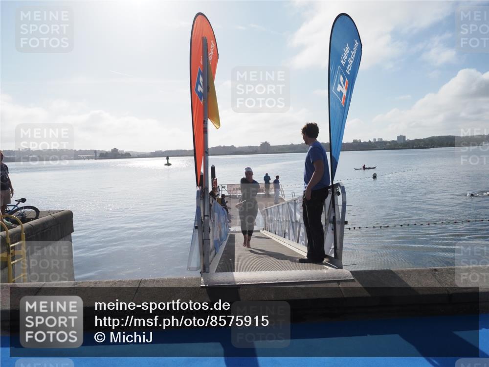 17.08.2025 - KN Förde Triathlon 2025 MichiJ http://msf.ph/oto/8575915 17.08.2025 09:07:43 Schwimmen 103, 104, 103, 104 meine-sportfotos.de