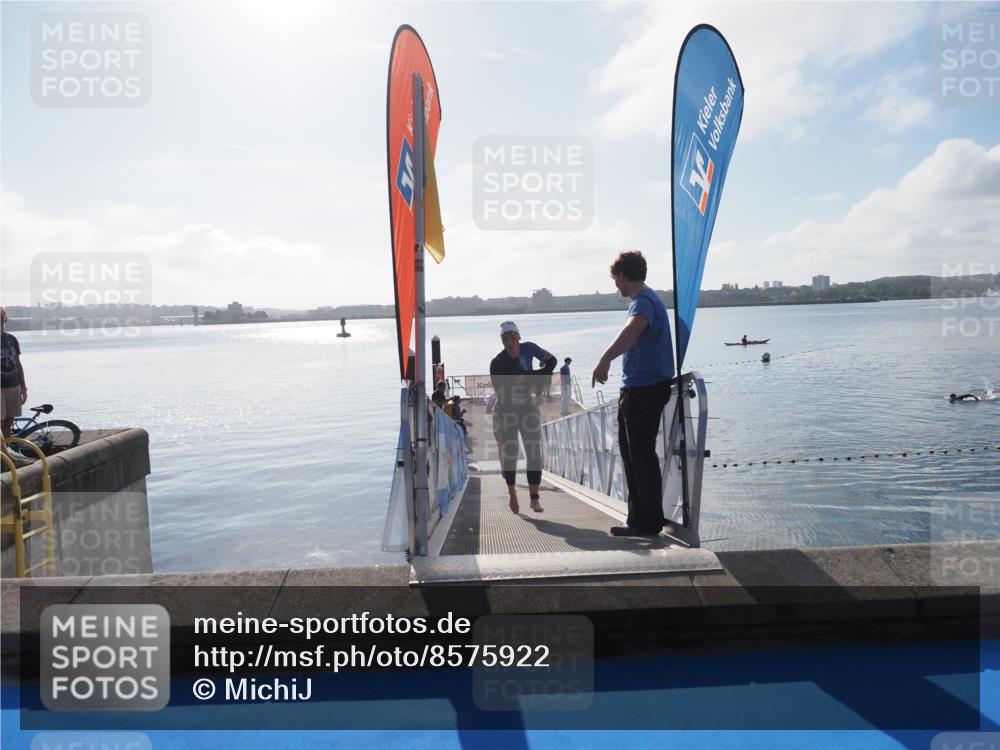 17.08.2025 - KN Förde Triathlon 2025 MichiJ http://msf.ph/oto/8575922 17.08.2025 09:07:44 Schwimmen 103, 104, 103, 104 meine-sportfotos.de