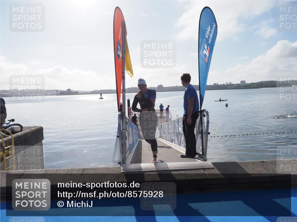 17.08.2025 - KN Förde Triathlon 2025 MichiJ http://msf.ph/oto/8575928 17.08.2025 09:07:44 Schwimmen 103, 104, 103, 104 meine-sportfotos.de