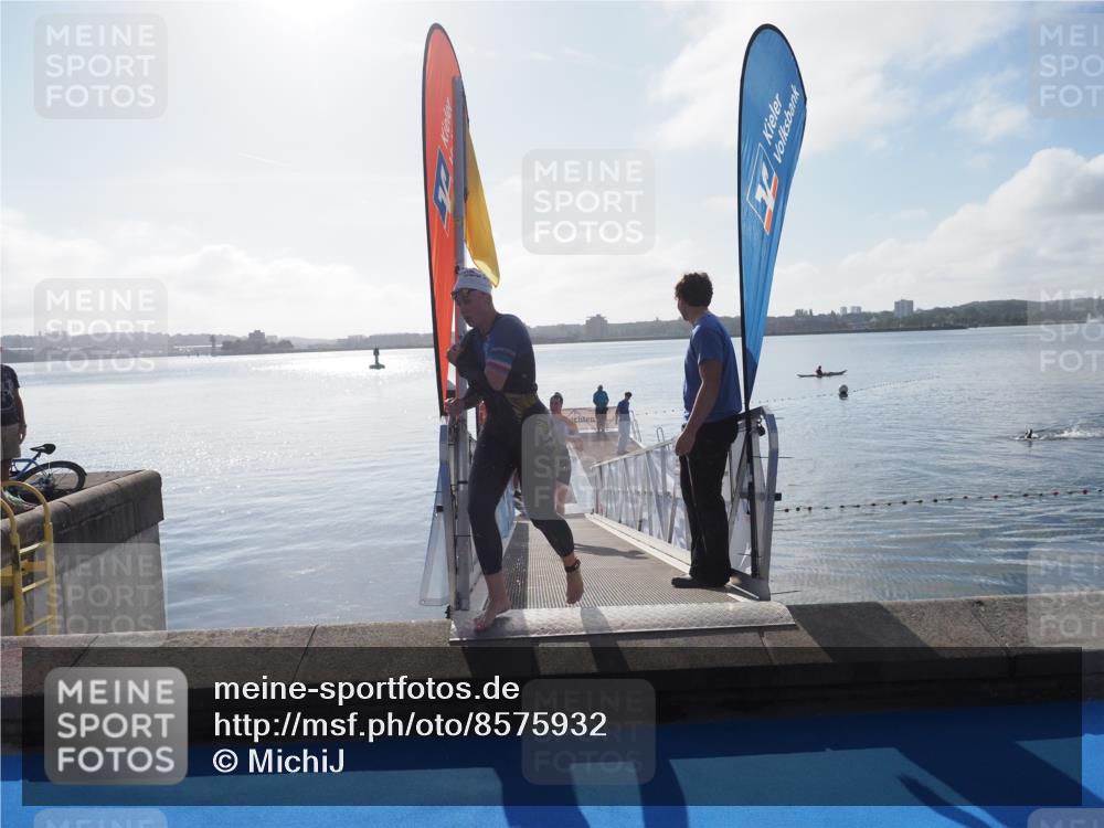 17.08.2025 - KN Förde Triathlon 2025 MichiJ http://msf.ph/oto/8575932 17.08.2025 09:07:45 Schwimmen 103, 104, 103, 104 meine-sportfotos.de