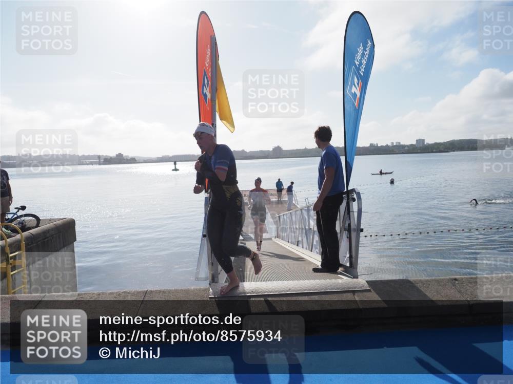 17.08.2025 - KN Förde Triathlon 2025 MichiJ http://msf.ph/oto/8575934 17.08.2025 09:07:45 Schwimmen 103, 104, 103, 104 meine-sportfotos.de