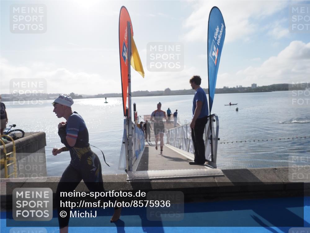 17.08.2025 - KN Förde Triathlon 2025 MichiJ http://msf.ph/oto/8575936 17.08.2025 09:07:45 Schwimmen 103, 104, 103, 104 meine-sportfotos.de