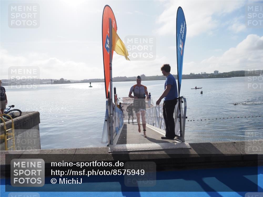 17.08.2025 - KN Förde Triathlon 2025 MichiJ http://msf.ph/oto/8575949 17.08.2025 09:07:46 Schwimmen 103, 104, 103 meine-sportfotos.de