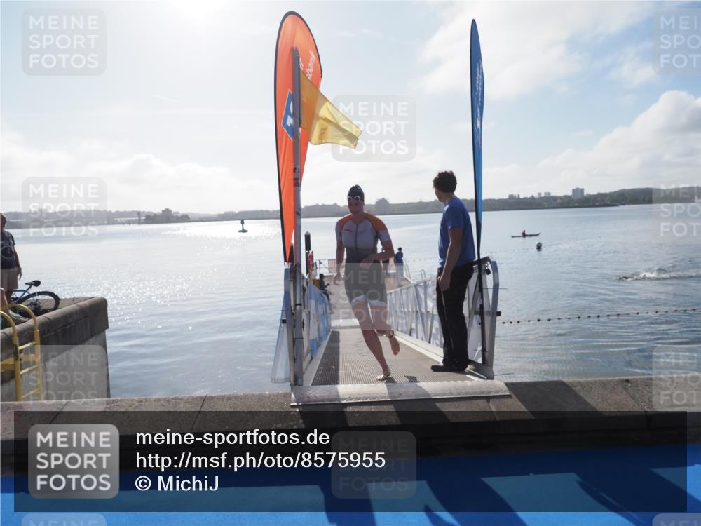 17.08.2025 - KN Förde Triathlon 2025 MichiJ http://msf.ph/oto/8575955 17.08.2025 09:07:46 Schwimmen 103, 104, 103 meine-sportfotos.de