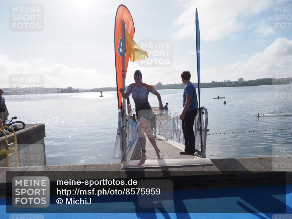 17.08.2025 - KN Förde Triathlon 2025 MichiJ http://msf.ph/oto/8575959 17.08.2025 09:07:47 Schwimmen 103, 104, 103 meine-sportfotos.de