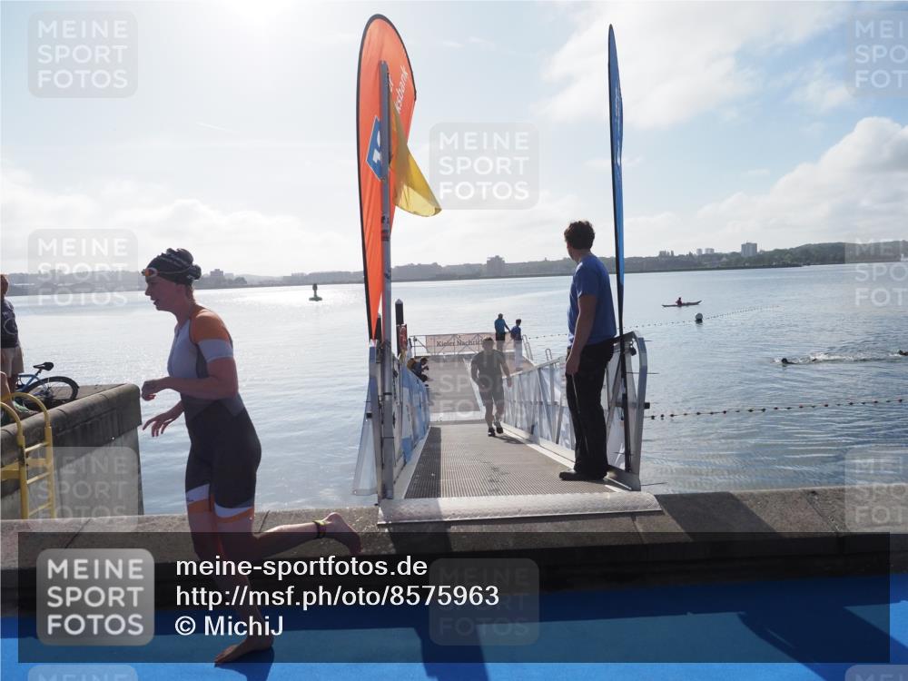 17.08.2025 - KN Förde Triathlon 2025 MichiJ http://msf.ph/oto/8575963 17.08.2025 09:07:47 Schwimmen 103, 104, 103 meine-sportfotos.de
