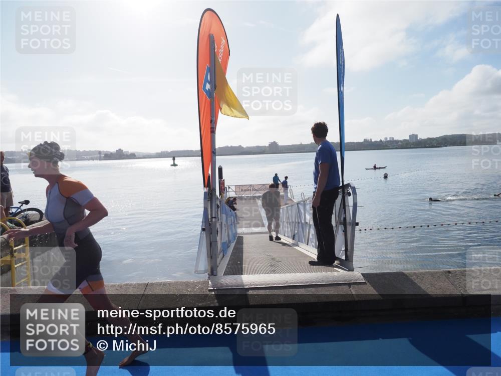 17.08.2025 - KN Förde Triathlon 2025 MichiJ http://msf.ph/oto/8575965 17.08.2025 09:07:47 Schwimmen 103, 104, 103 meine-sportfotos.de
