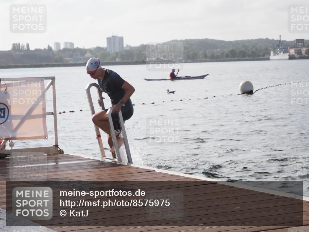 17.08.2025 - KN Förde Triathlon 2025 KatJ http://msf.ph/oto/8575975 17.08.2025 09:10:26 Schwimmen 105, 114, 119, 253, 105, 109, 114, 119, 253 meine-sportfotos.de