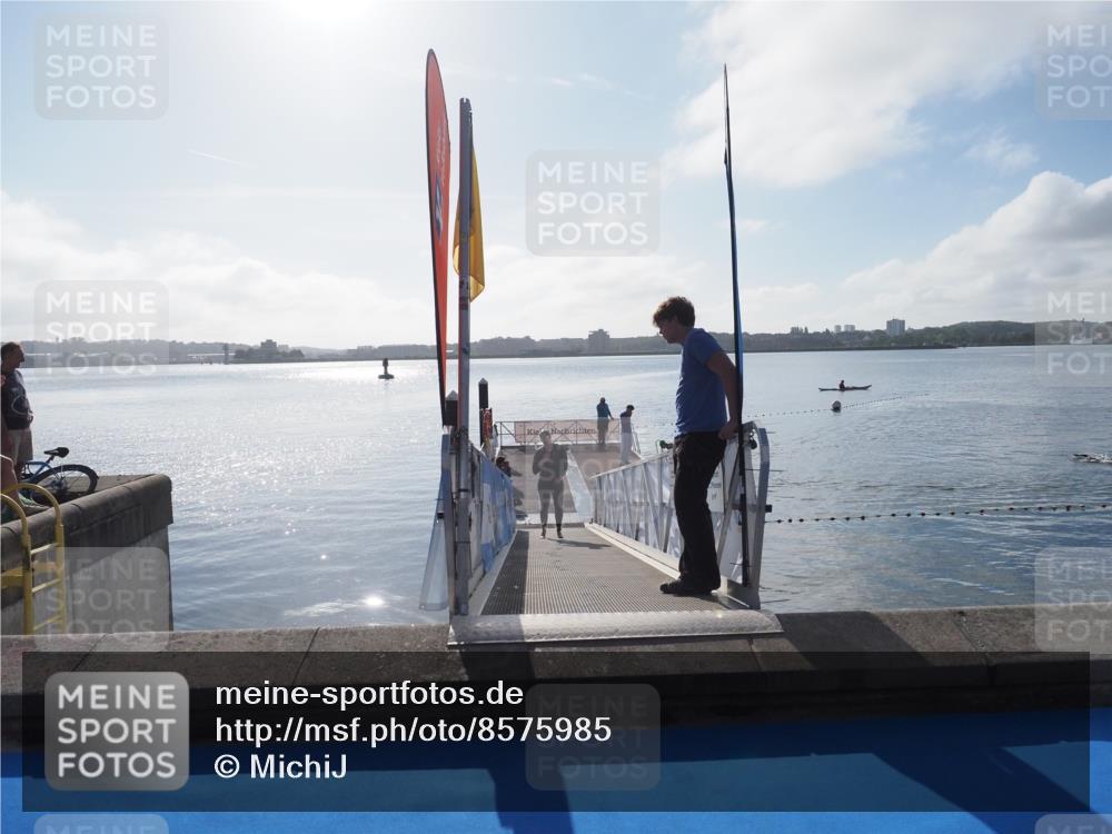 17.08.2025 - KN Förde Triathlon 2025 MichiJ http://msf.ph/oto/8575985 17.08.2025 09:08:04 Schwimmen 106, 106, 252 meine-sportfotos.de
