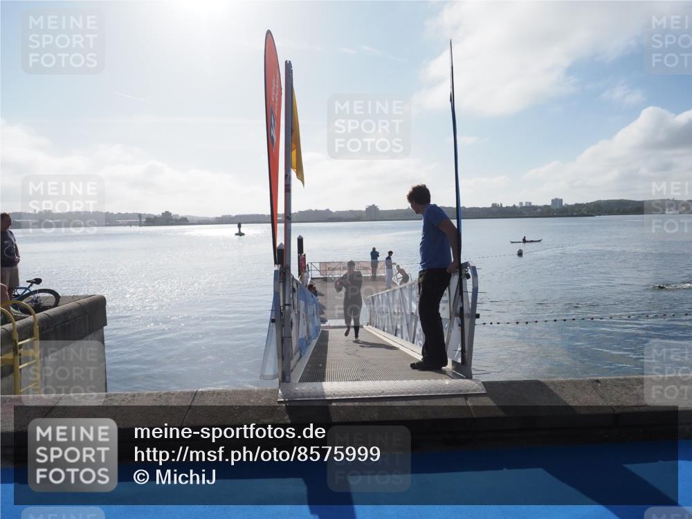 17.08.2025 - KN Förde Triathlon 2025 MichiJ http://msf.ph/oto/8575999 17.08.2025 09:08:05 Schwimmen 106, 106, 252 meine-sportfotos.de