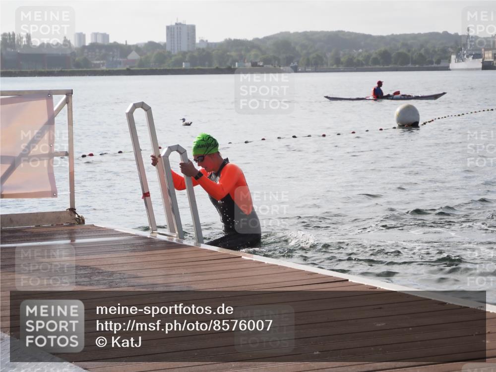 17.08.2025 - KN Förde Triathlon 2025 KatJ http://msf.ph/oto/8576007 17.08.2025 09:10:36 Schwimmen 105, 113, 121, 253, 105, 113, 114, 121, 253 meine-sportfotos.de