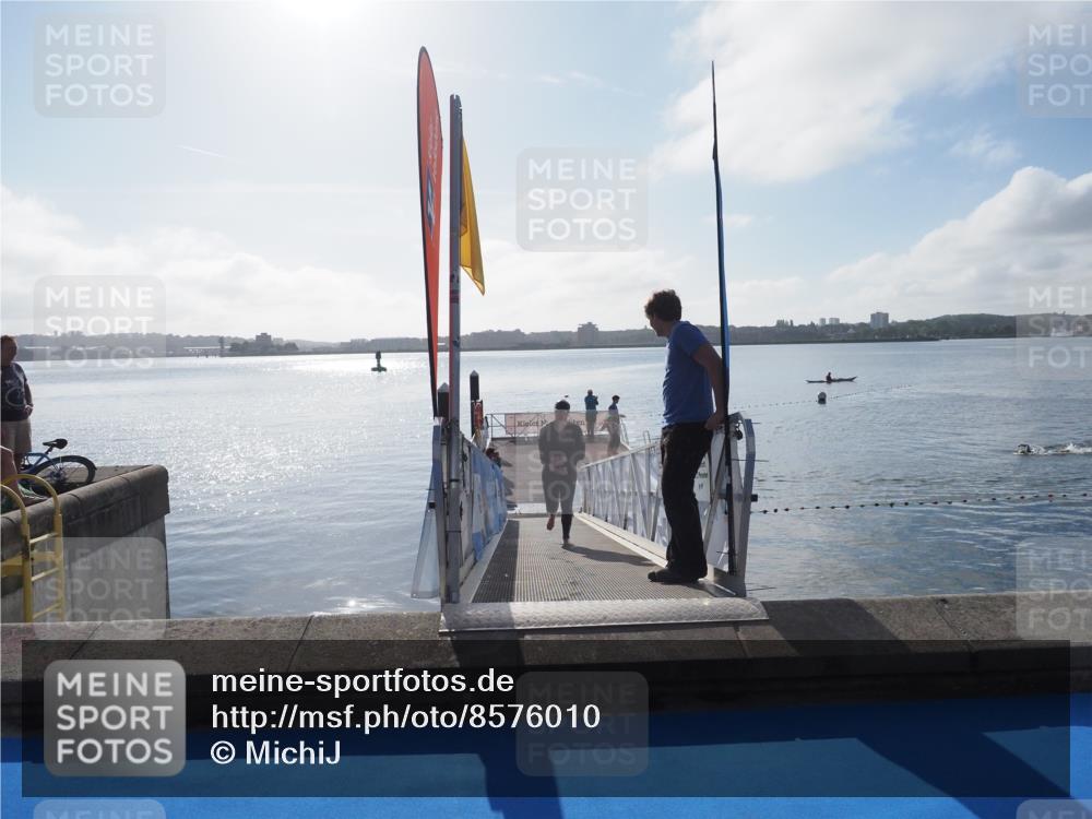 17.08.2025 - KN Förde Triathlon 2025 MichiJ http://msf.ph/oto/8576010 17.08.2025 09:08:05 Schwimmen 106, 106, 252 meine-sportfotos.de