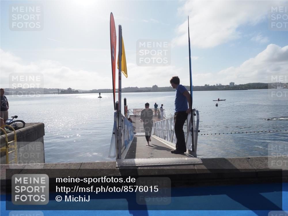 17.08.2025 - KN Förde Triathlon 2025 MichiJ http://msf.ph/oto/8576015 17.08.2025 09:08:06 Schwimmen 106, 106, 252 meine-sportfotos.de