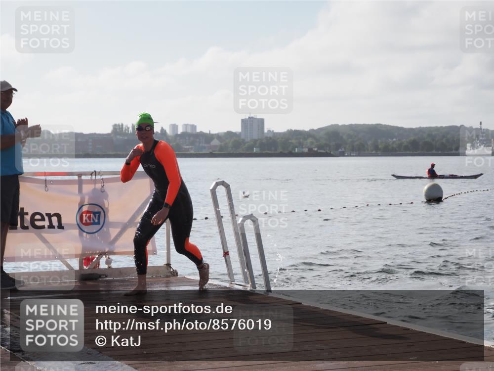 17.08.2025 - KN Förde Triathlon 2025 KatJ http://msf.ph/oto/8576019 17.08.2025 09:10:38 Schwimmen 113, 121, 105, 113, 121, 253 meine-sportfotos.de