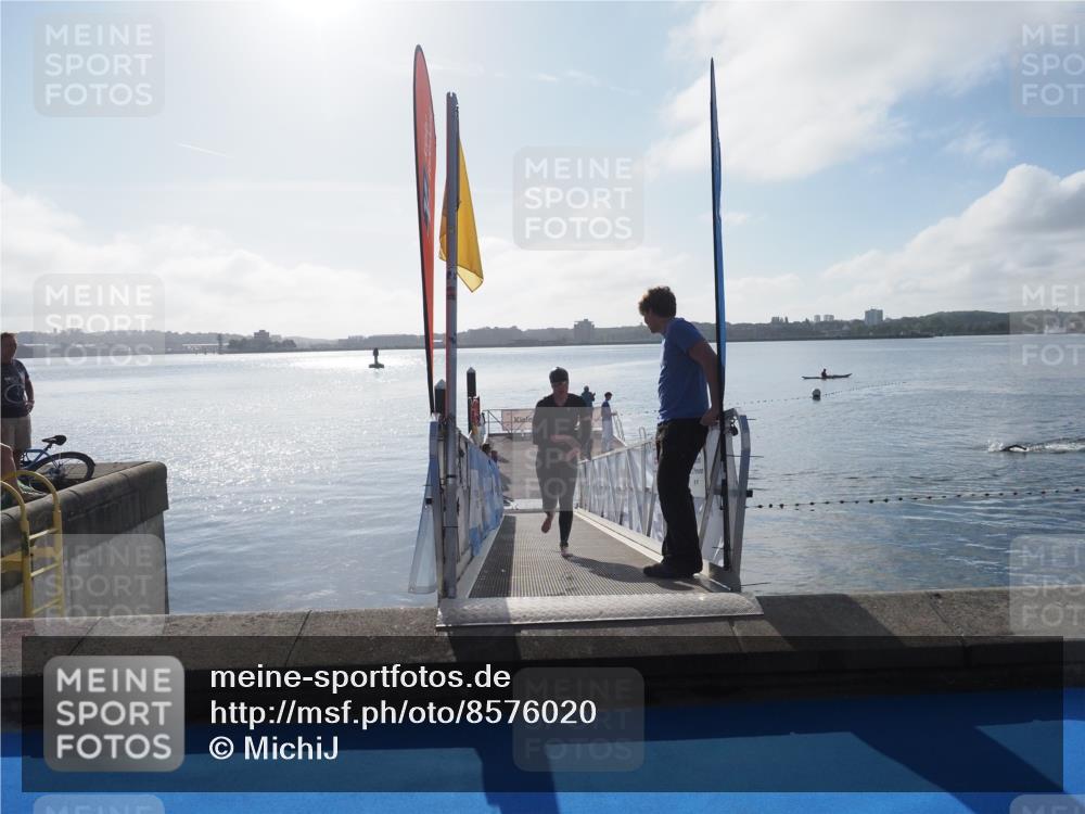 17.08.2025 - KN Förde Triathlon 2025 MichiJ http://msf.ph/oto/8576020 17.08.2025 09:08:06 Schwimmen 106, 106, 252 meine-sportfotos.de