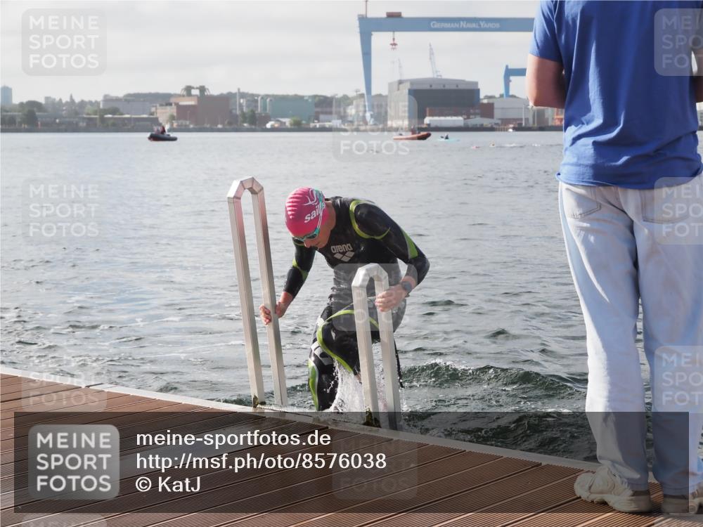 17.08.2025 - KN Förde Triathlon 2025 KatJ http://msf.ph/oto/8576038 17.08.2025 09:10:42 Schwimmen 113, 121, 113, 121, 253 meine-sportfotos.de