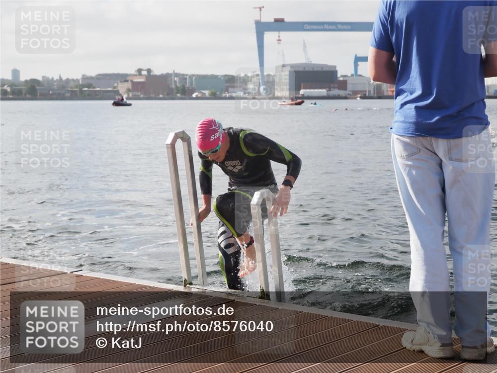 17.08.2025 - KN Förde Triathlon 2025 KatJ http://msf.ph/oto/8576040 17.08.2025 09:10:42 Schwimmen 113, 121, 113, 121, 253 meine-sportfotos.de