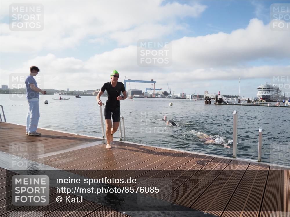 17.08.2025 - KN Förde Triathlon 2025 KatJ http://msf.ph/oto/8576085 17.08.2025 09:11:09 Schwimmen 116, 117, 116, 117 meine-sportfotos.de