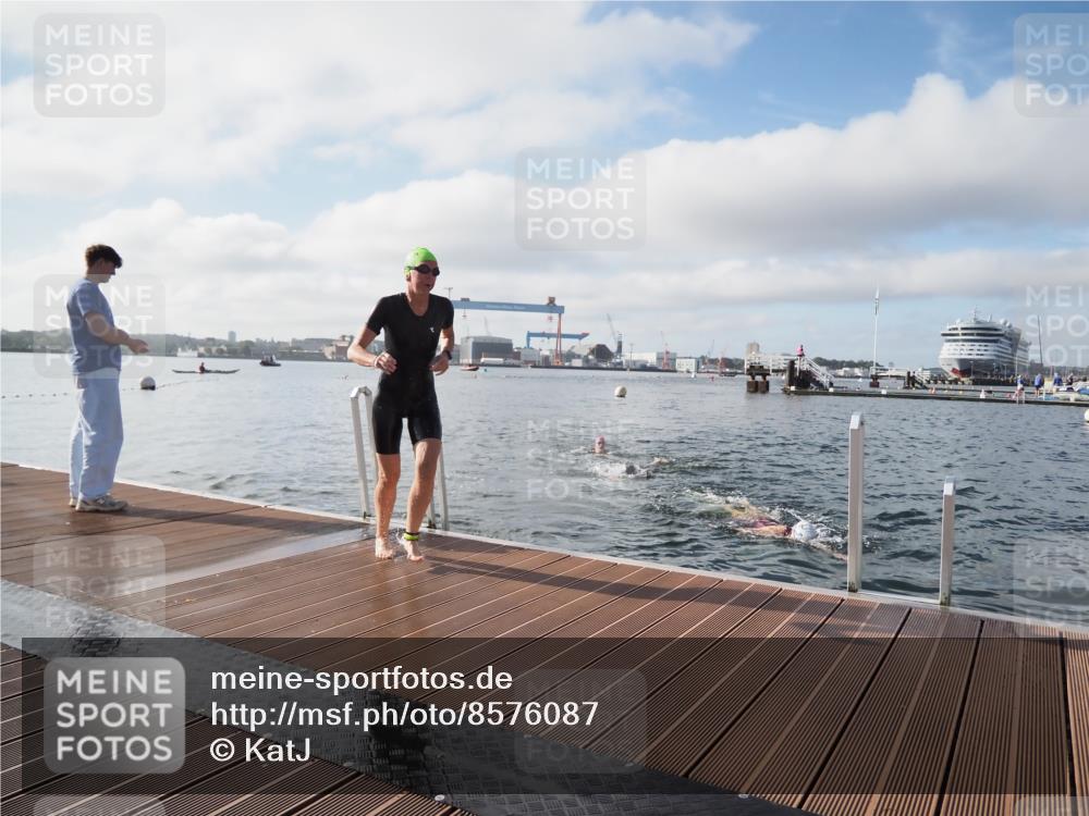 17.08.2025 - KN Förde Triathlon 2025 KatJ http://msf.ph/oto/8576087 17.08.2025 09:11:09 Schwimmen 116, 117, 116, 117 meine-sportfotos.de
