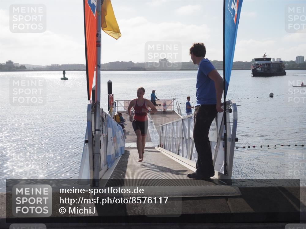 17.08.2025 - KN Förde Triathlon 2025 MichiJ http://msf.ph/oto/8576117 17.08.2025 09:08:56 Schwimmen 101, 107, 101, 107 meine-sportfotos.de