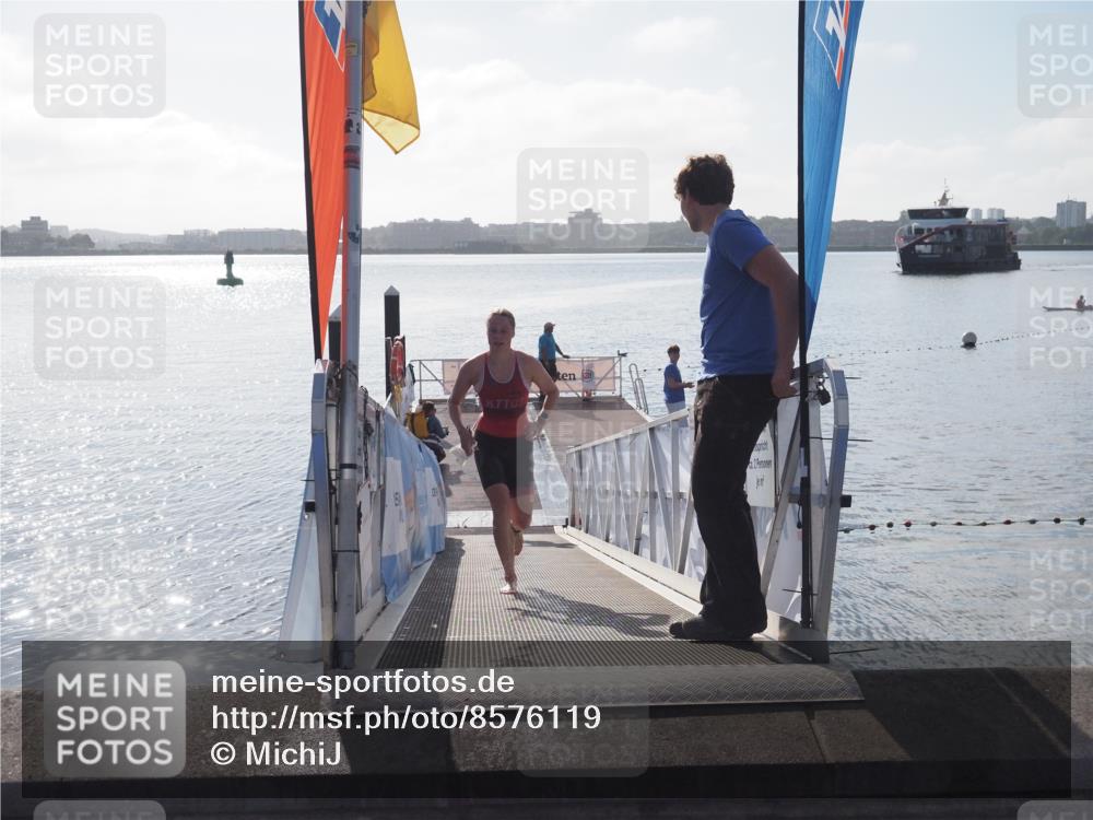 17.08.2025 - KN Förde Triathlon 2025 MichiJ http://msf.ph/oto/8576119 17.08.2025 09:08:56 Schwimmen 101, 107, 101, 107 meine-sportfotos.de
