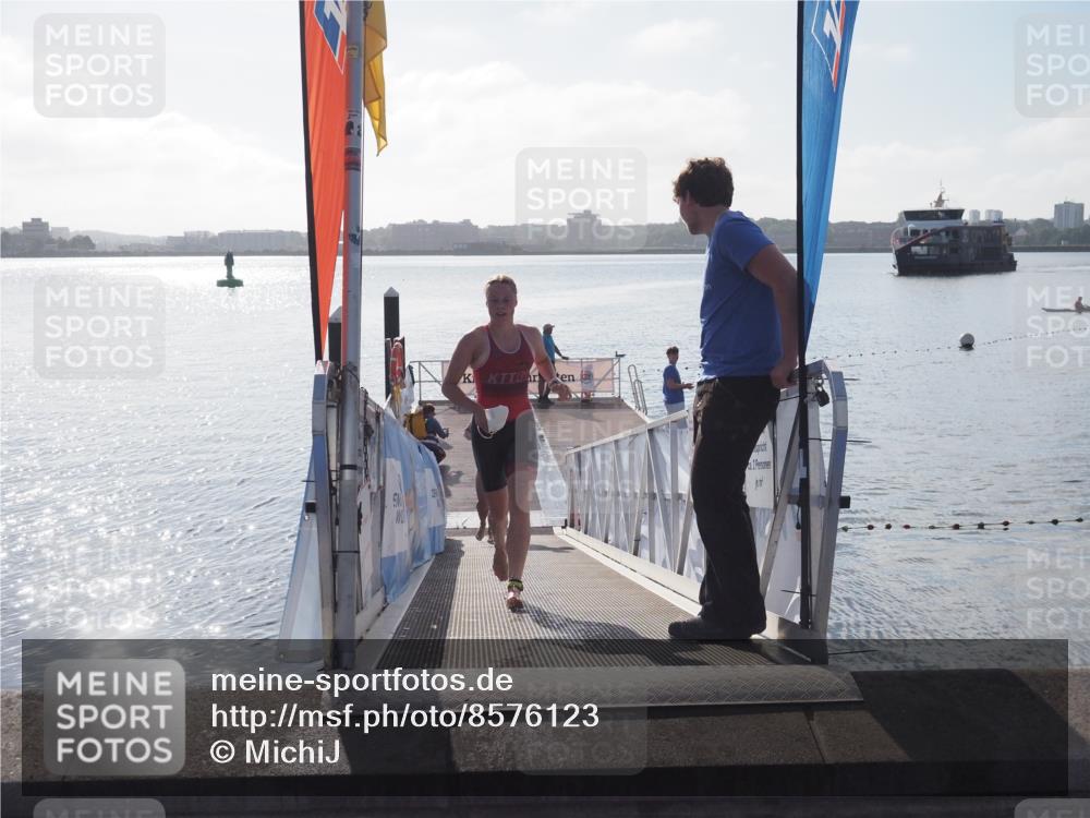 17.08.2025 - KN Förde Triathlon 2025 MichiJ http://msf.ph/oto/8576123 17.08.2025 09:08:56 Schwimmen 101, 107, 101, 107 meine-sportfotos.de