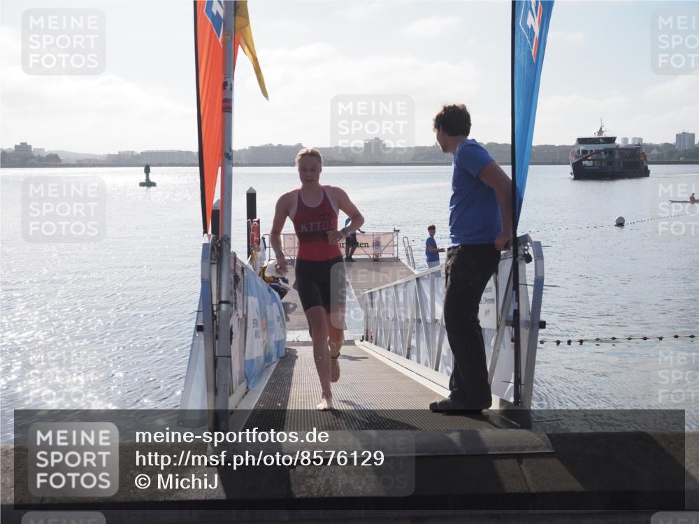 17.08.2025 - KN Förde Triathlon 2025 MichiJ http://msf.ph/oto/8576129 17.08.2025 09:08:57 Schwimmen 101, 107, 101, 107 meine-sportfotos.de
