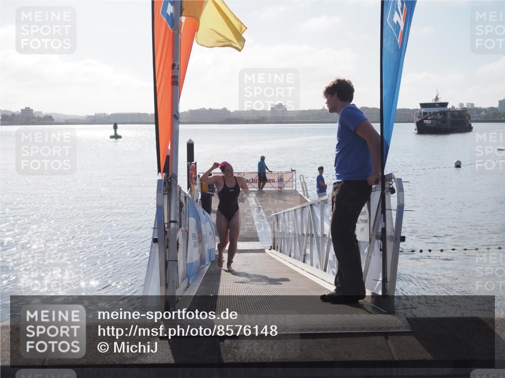 17.08.2025 - KN Förde Triathlon 2025 MichiJ http://msf.ph/oto/8576148 17.08.2025 09:08:59 Schwimmen 101, 107, 101, 107 meine-sportfotos.de
