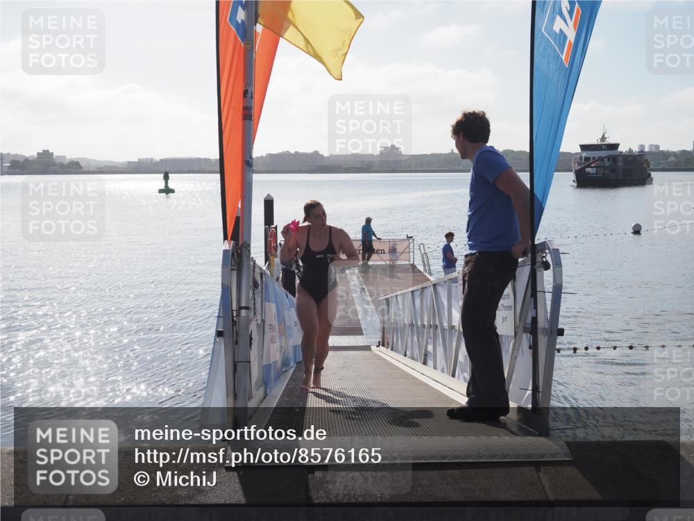 17.08.2025 - KN Förde Triathlon 2025 MichiJ http://msf.ph/oto/8576165 17.08.2025 09:08:59 Schwimmen 101, 107, 101, 107 meine-sportfotos.de