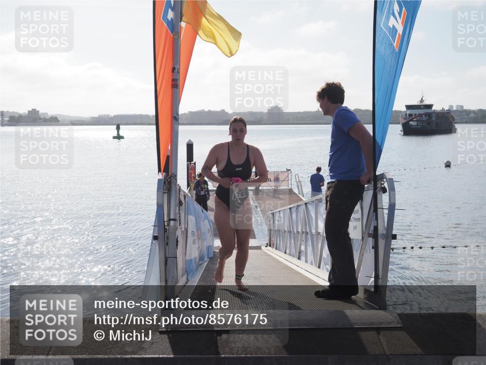 17.08.2025 - KN Förde Triathlon 2025 MichiJ http://msf.ph/oto/8576175 17.08.2025 09:09:00 Schwimmen 101, 107, 107 meine-sportfotos.de