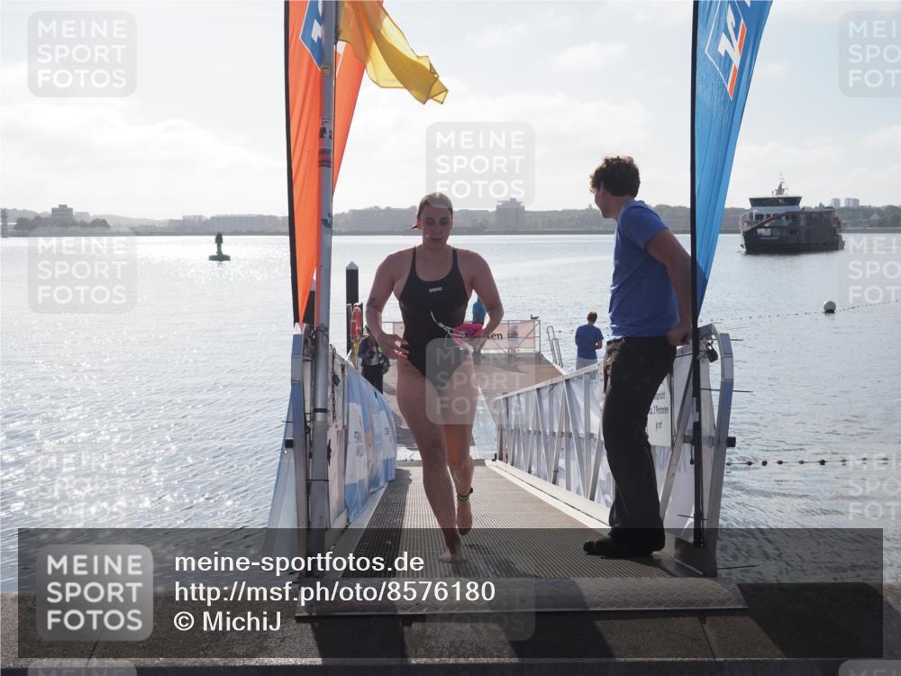 17.08.2025 - KN Förde Triathlon 2025 MichiJ http://msf.ph/oto/8576180 17.08.2025 09:09:00 Schwimmen 101, 107, 107 meine-sportfotos.de
