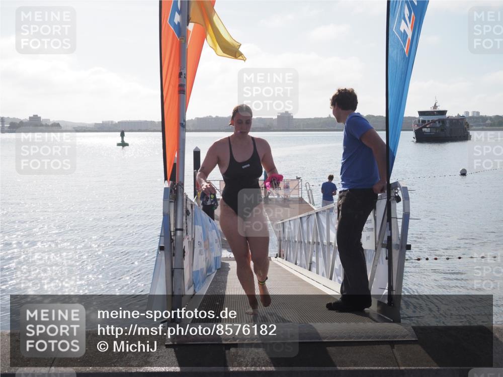17.08.2025 - KN Förde Triathlon 2025 MichiJ http://msf.ph/oto/8576182 17.08.2025 09:09:00 Schwimmen 101, 107, 107 meine-sportfotos.de